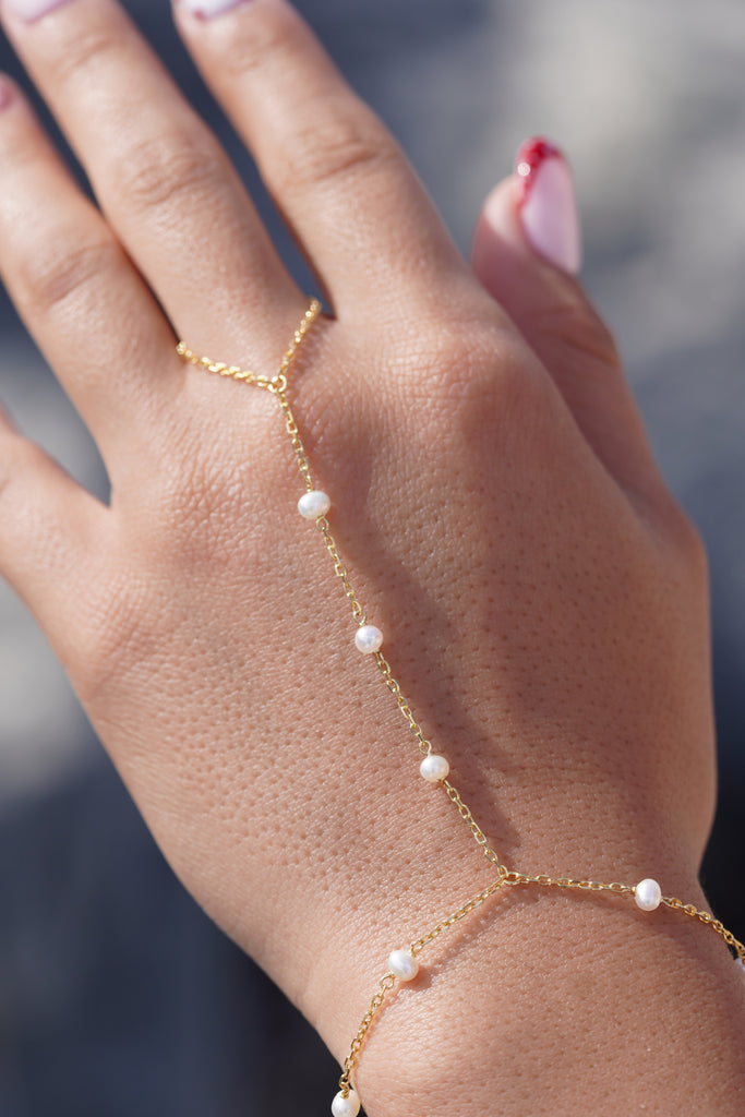 Luna Pearl Hand Chain