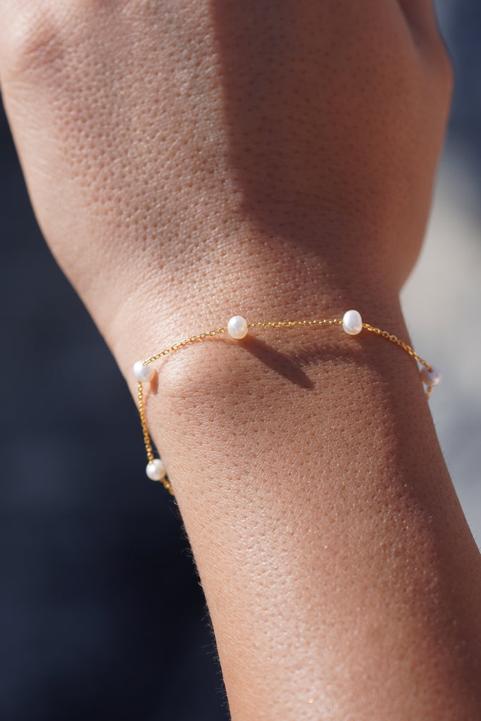 Dana Pearl Bracelet